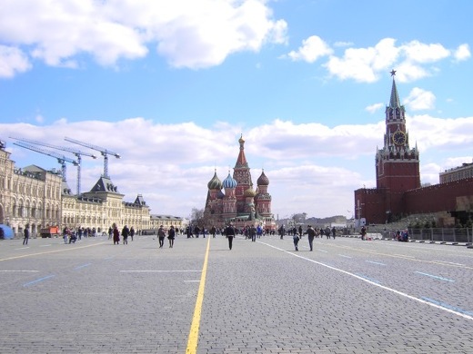 De reis begint in de Russische hoofdstad Moskou, waar uiteraard een bezoek wordt gebracht aan het Rode Plein.