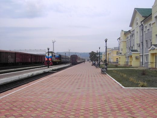 Het station van Ulan Ude, waar we Mongolië binnen rijden.