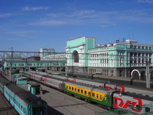 Het treinstation in Novosibirsk, waar we uit de trein gaan om de stad te verkennen.