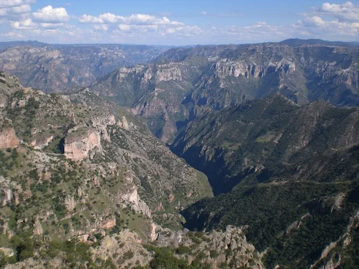 Het uitzicht vanaf station El Divisadero op de Koperkloof (Copper Canyon).