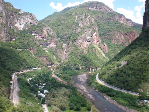 Na iedere bocht is het uitzicht weer compleet anders.