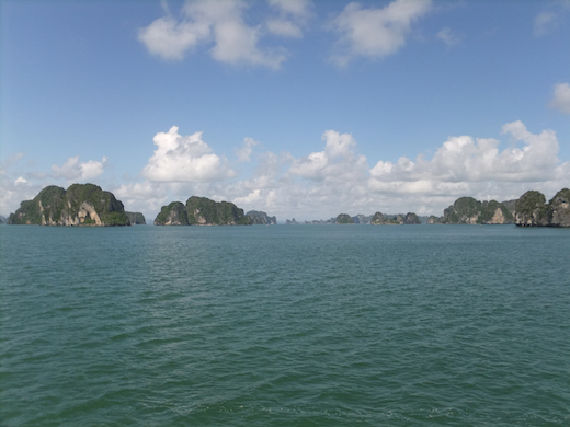 halong-bay-vietnam