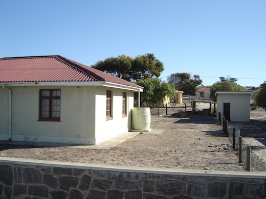 Voormalige arbeidershuisjes van de gevangenis.