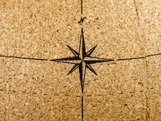 wereldbol-kurk-ingezoomd-kompas