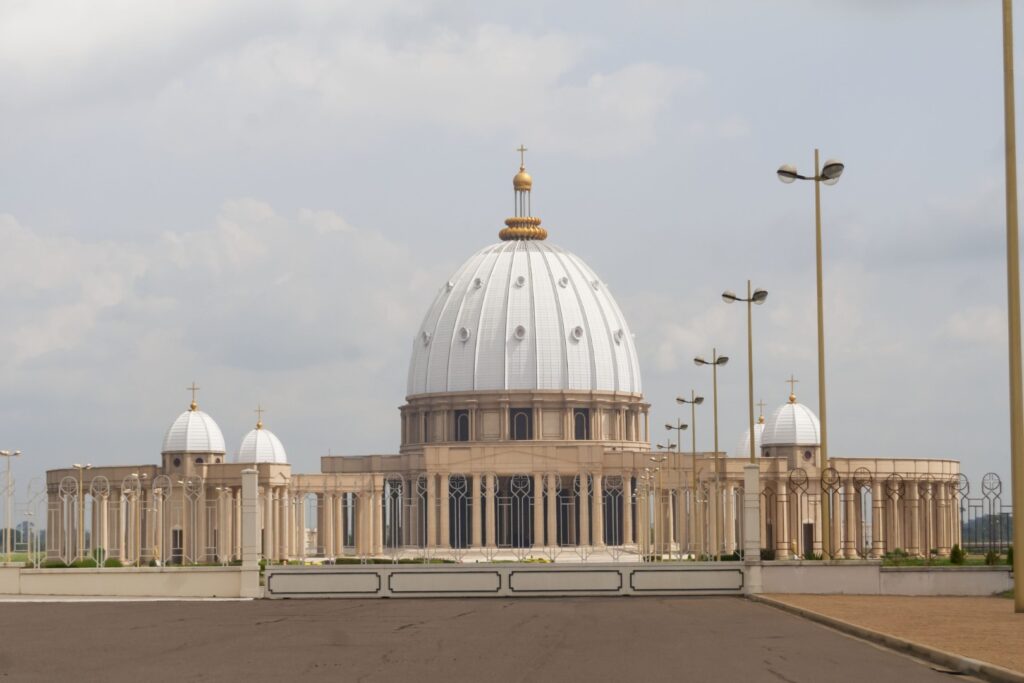 Basiliek van Onze-Lieve-Vrouw van Vrede in Yamoussoukro